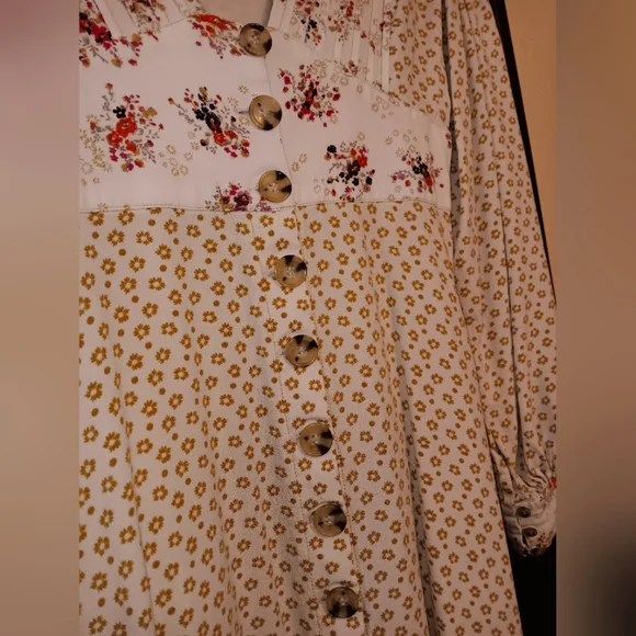 Kimchi Blue Babydoll Dress. Size Small! - Picture 4 of 4